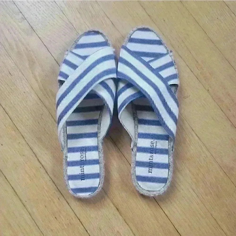 Mint & Rose Blue Striped Espadrille Slip On Sandals Size 39 / 8 - Picture 2 of 4